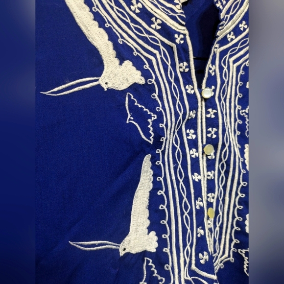 Leandra Crochet Embroidered Top in Royal Blue size Large 70s Birds Boho - Picture 3 of 10